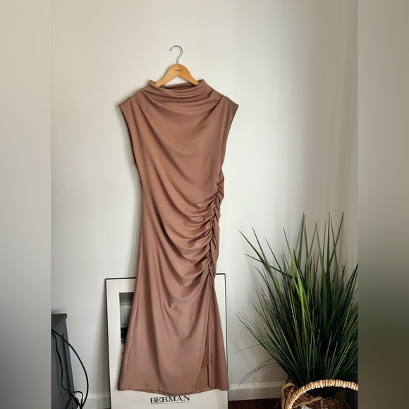 ANTHROPOLOGIE | BNWT maya ruched dress | size large - Picture 3 of 8